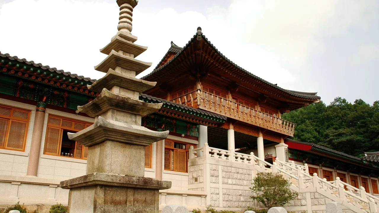 Gyeongju at night — Silla-era pavilions and heritage