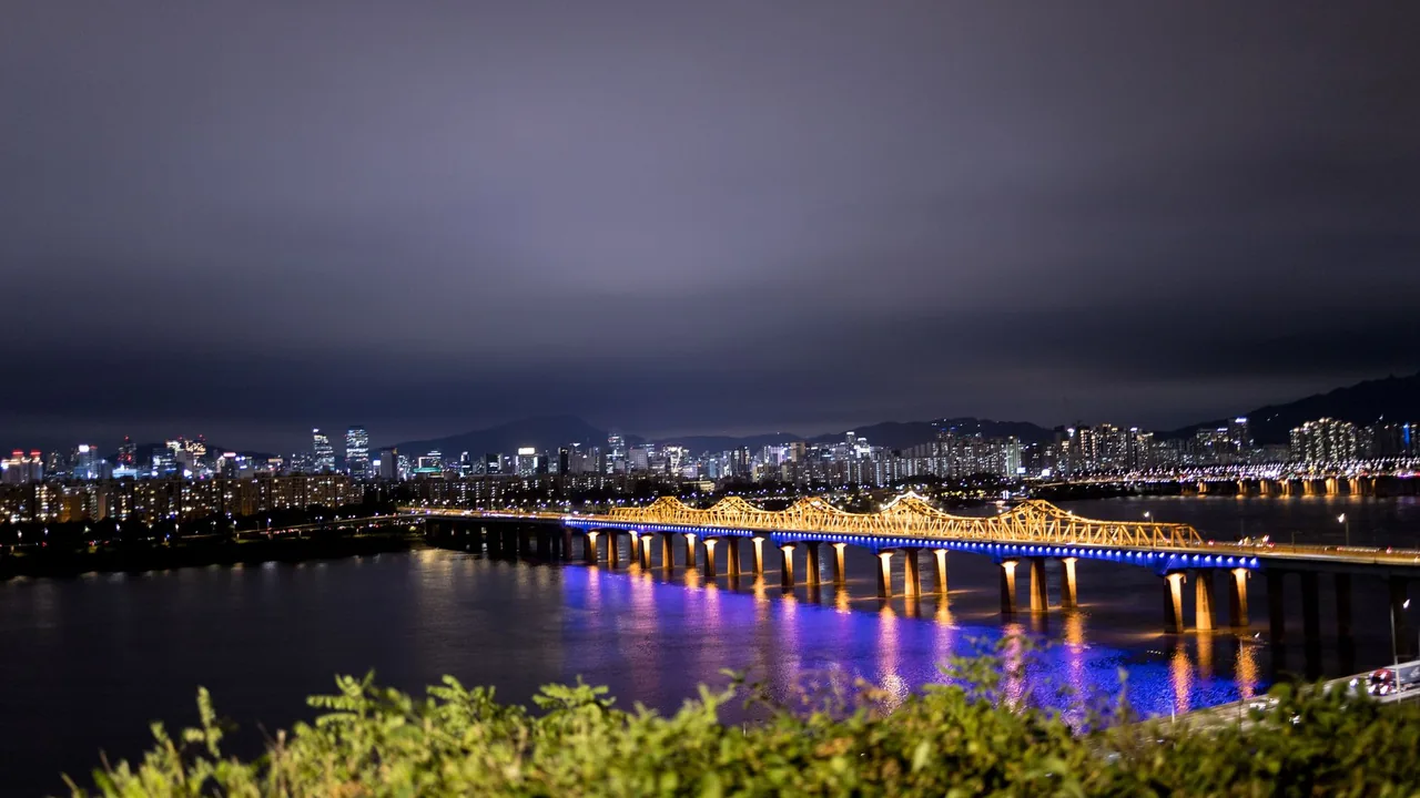 Han River park at sunset — Seoul, Korea