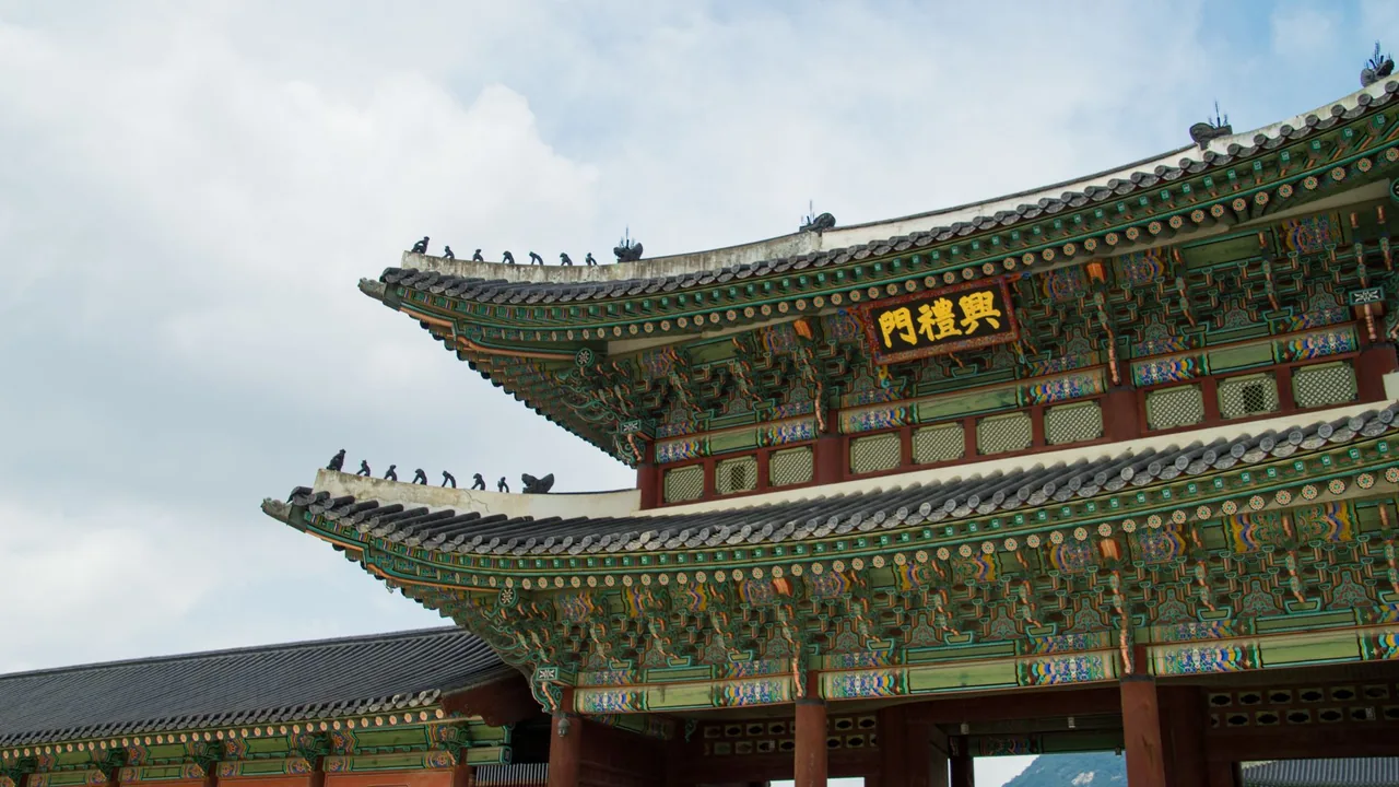 Gyeongbokgung palace at night — Korea travel